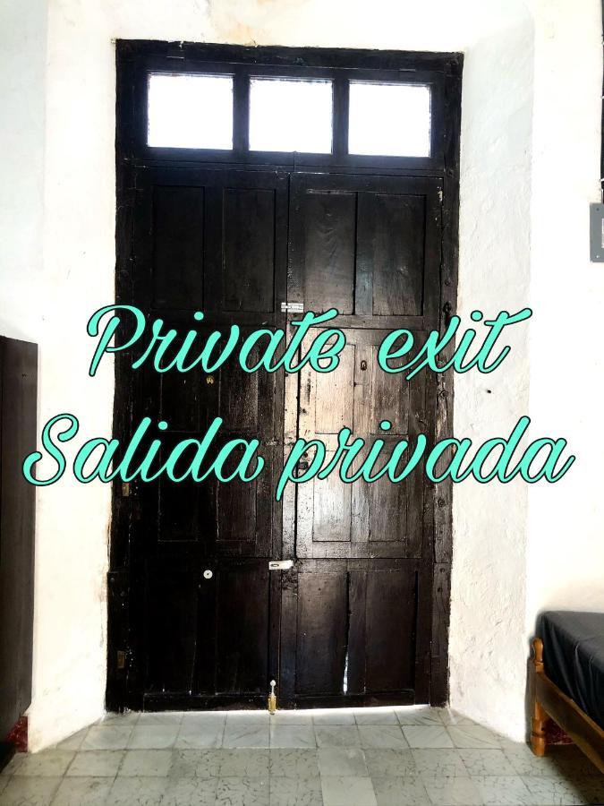 Hostel Casa Quetzal Кампече Екстериор снимка