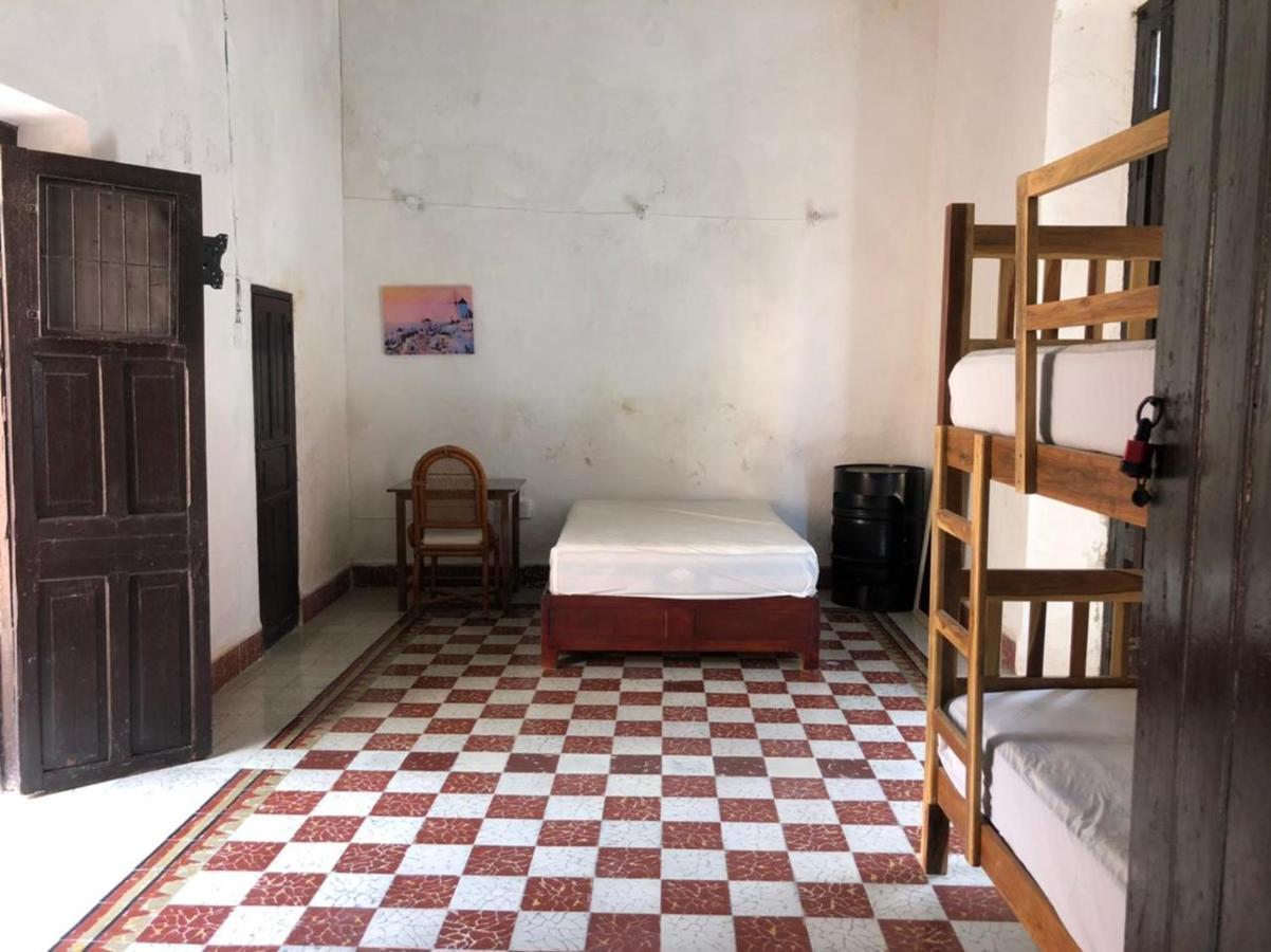 Hostel Casa Quetzal Кампече Екстериор снимка