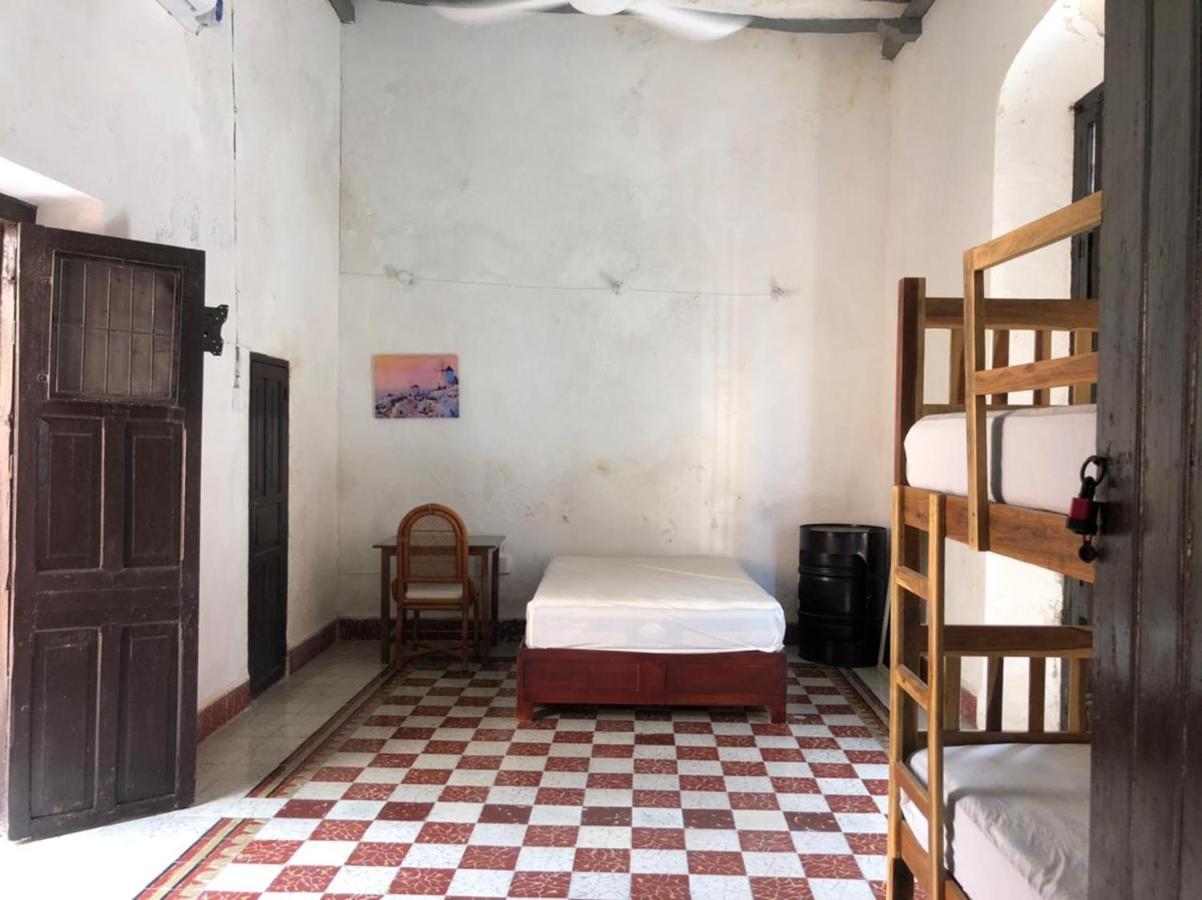Hostel Casa Quetzal Кампече Екстериор снимка