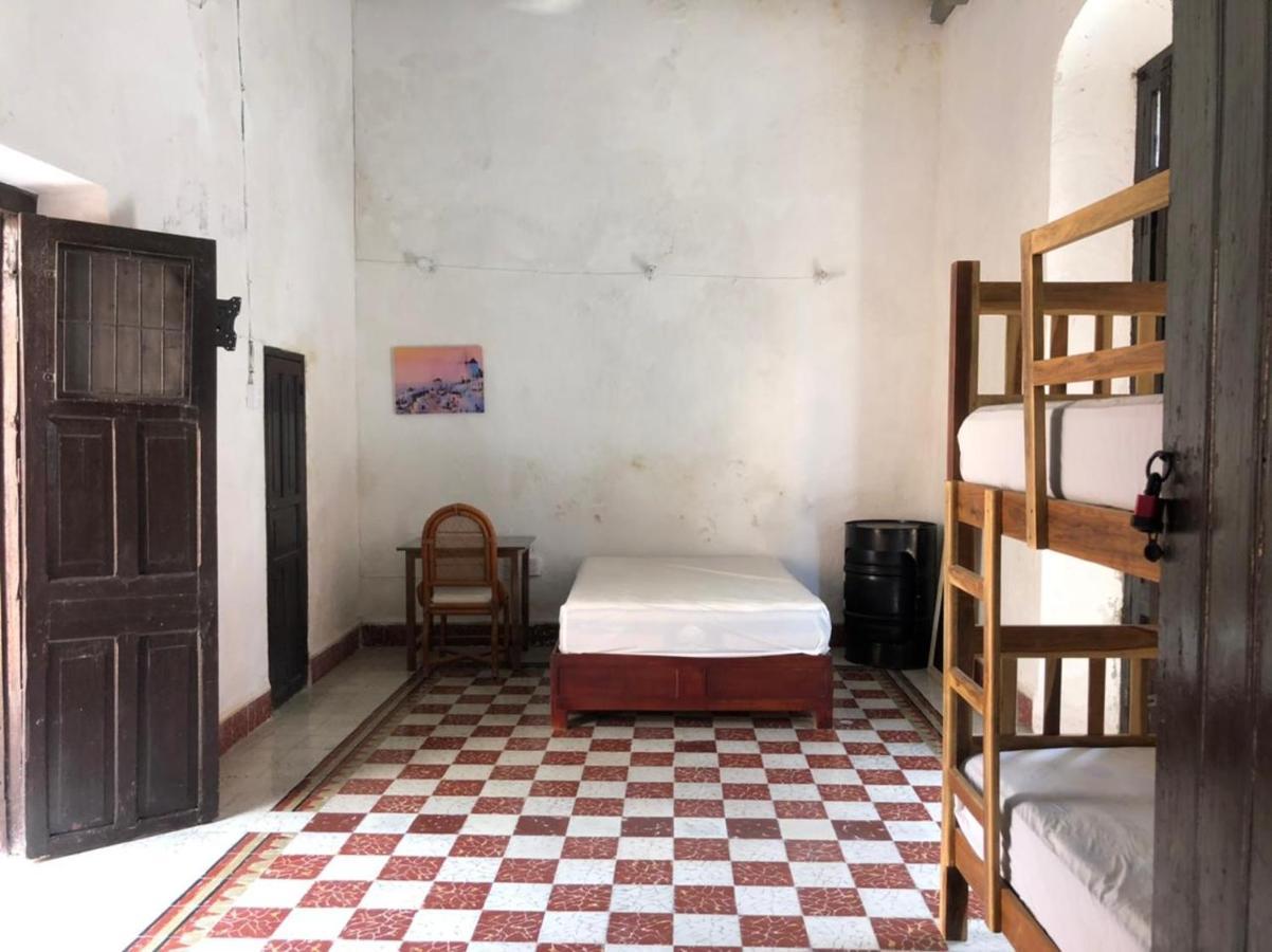 Hostel Casa Quetzal Кампече Екстериор снимка